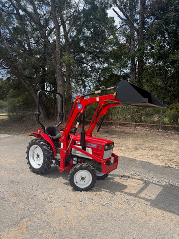 YM1720D YANMAR TRACTOR 4X4 WITH FRONT END LOADER