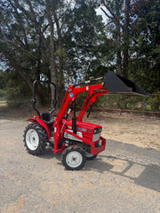 YM1720D YANMAR TRACTOR 4X4 WITH FRONT END LOADER