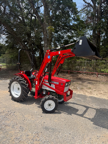 YM2420D YANMAR TRACTOR 4X4 WITH FRONT END LOADER
